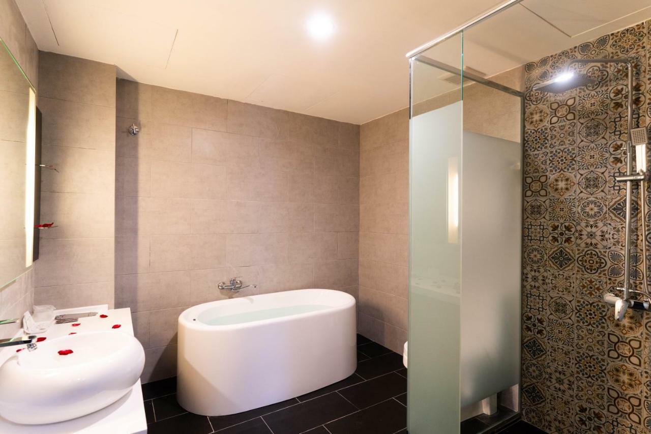 Artworks Hotel Ipoh Esterno foto
